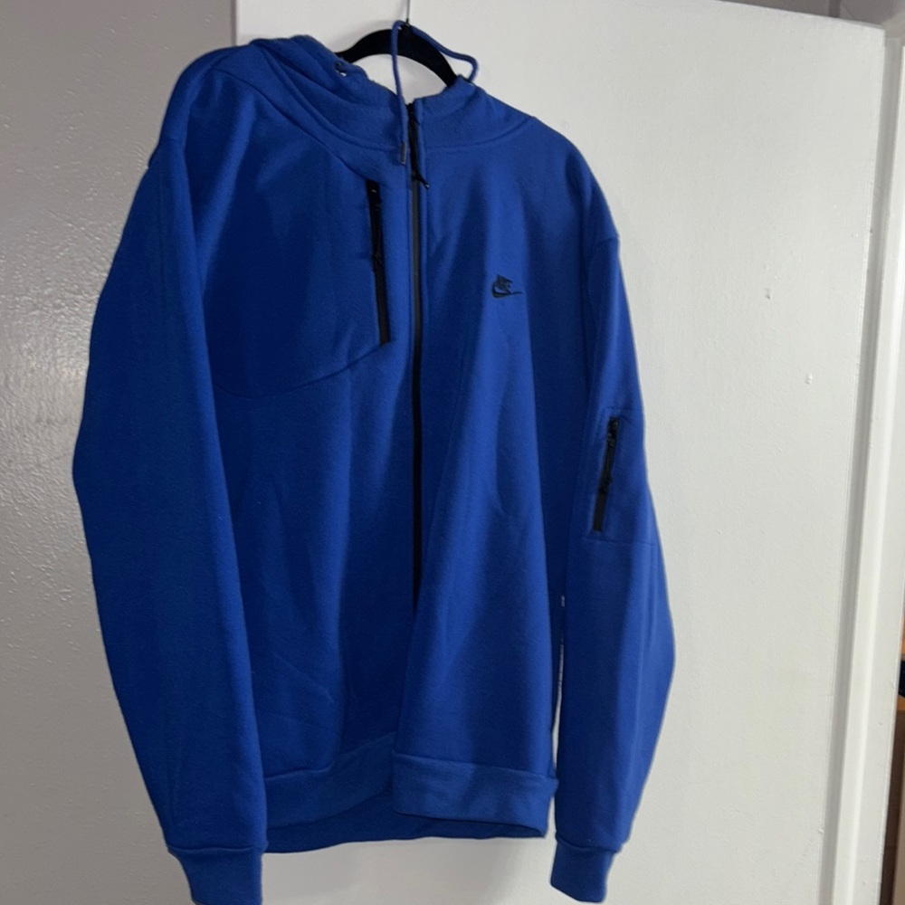 Nike Men's Blue Sweater
